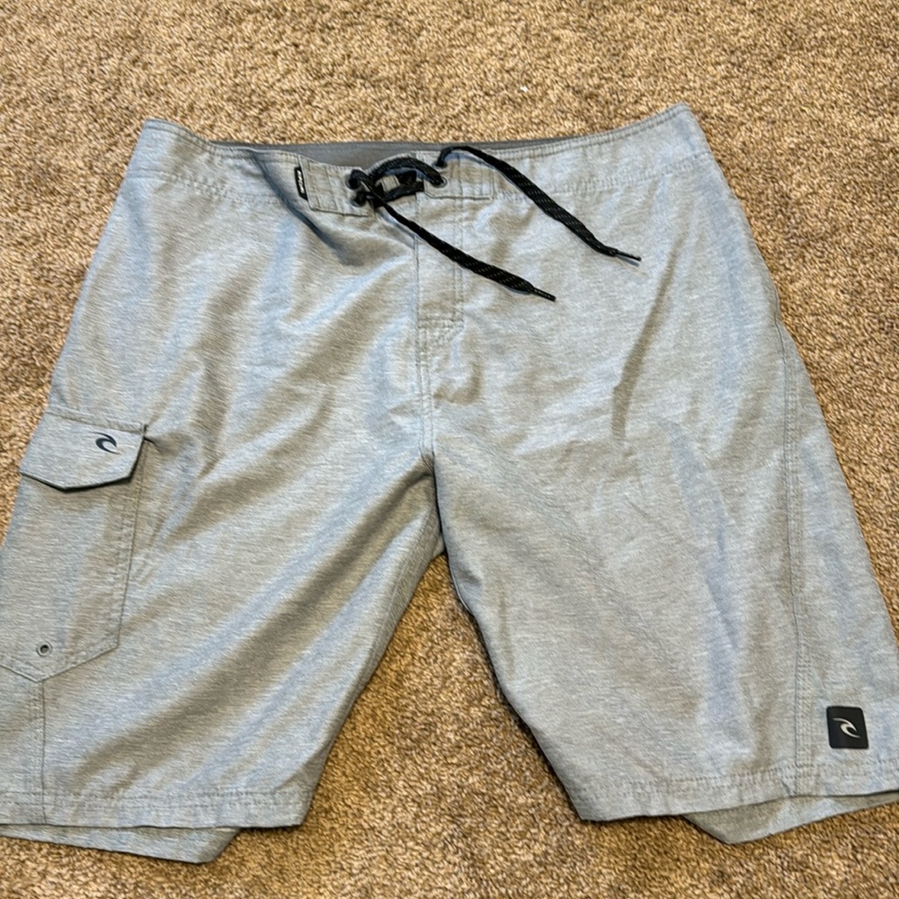Men’s board shorts